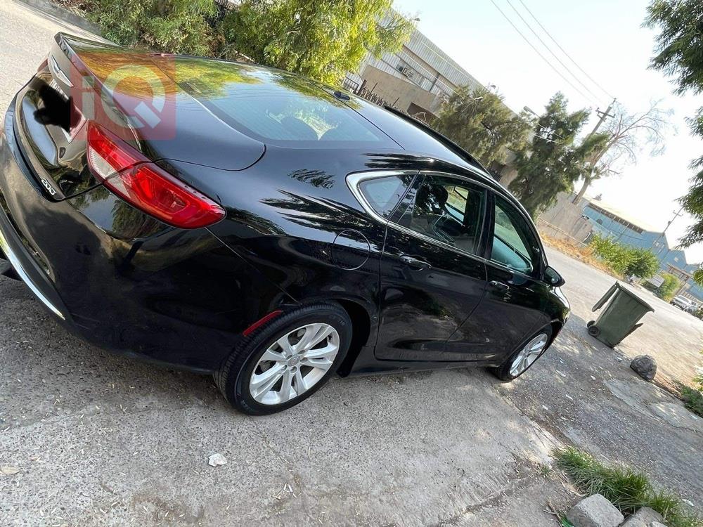 کرایسلەر 200